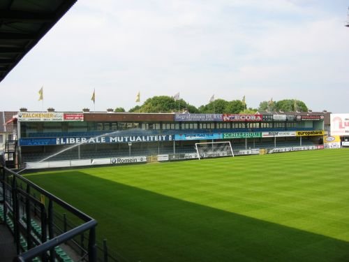Sân vận động Pierre Cornelisstadion – sân nhà của Eendracht Aalst