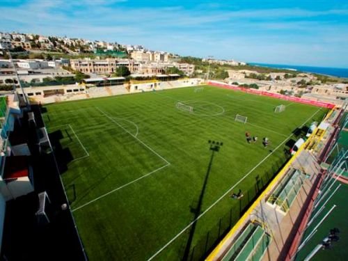Sân vận động Luxol Stadium – sân nhà của St. Andrews