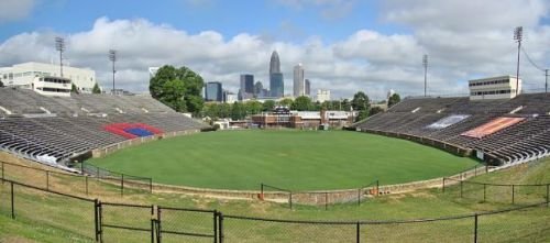 Sân vận động American Legion Memorial Stadium – sân nhà của Charlotte Independence