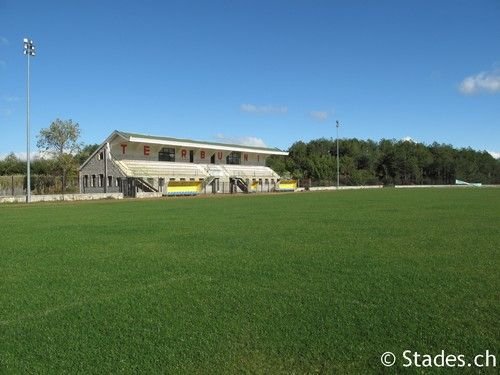 Sân vận động Ismail Xhemali Stadium – sân nhà của KF Tërbuni Pukë