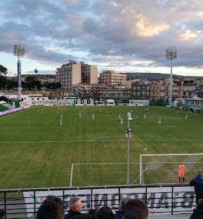 Sân vận động Stade Léo Lagrange – sân nhà của AS Poissy