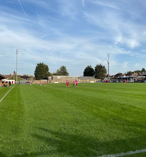 Sân vận động Earlsmead Stadium – sân nhà của Harrow Borough