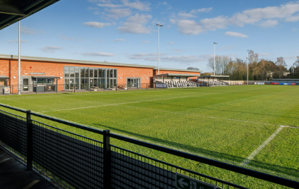 Sân vận động The W S Stadium – sân nhà của Wimborne Town