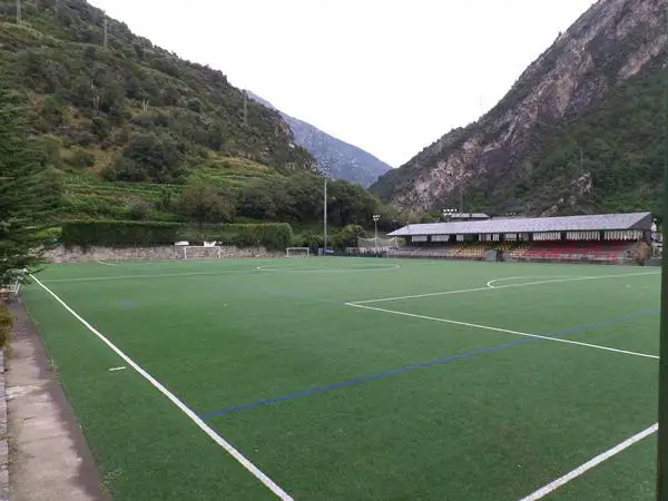 Sân vận động Camp de Futbol d'Aixovall – sân nhà của CE Carroi